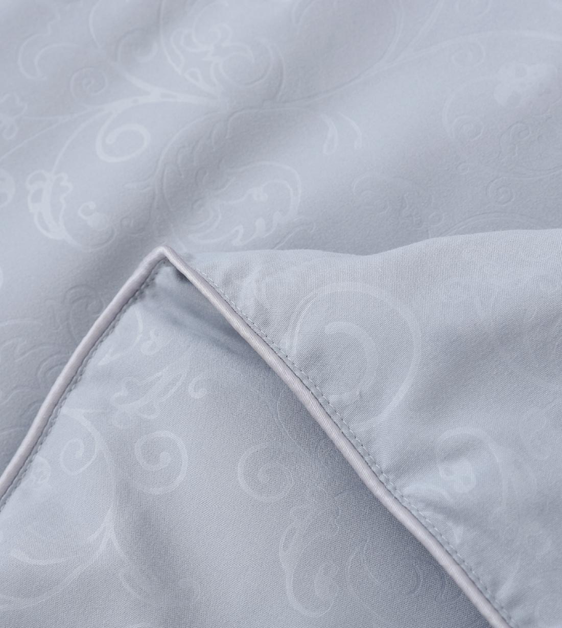 Anti-bacterial Charcoal Silk Four Season Quilt (VP000BSS)