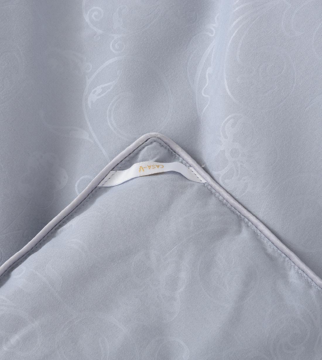 Anti-bacterial Charcoal Silk Four Season Quilt (VP000BSS)