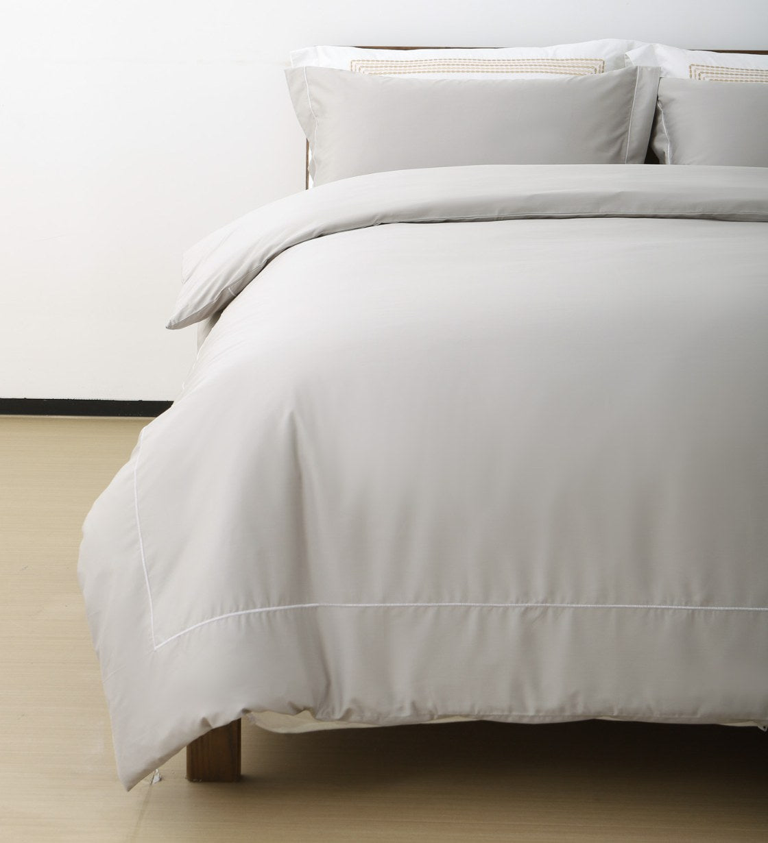 1300 Threads Uplift-Dry & Glow Series - Phantom Grey (AU005)