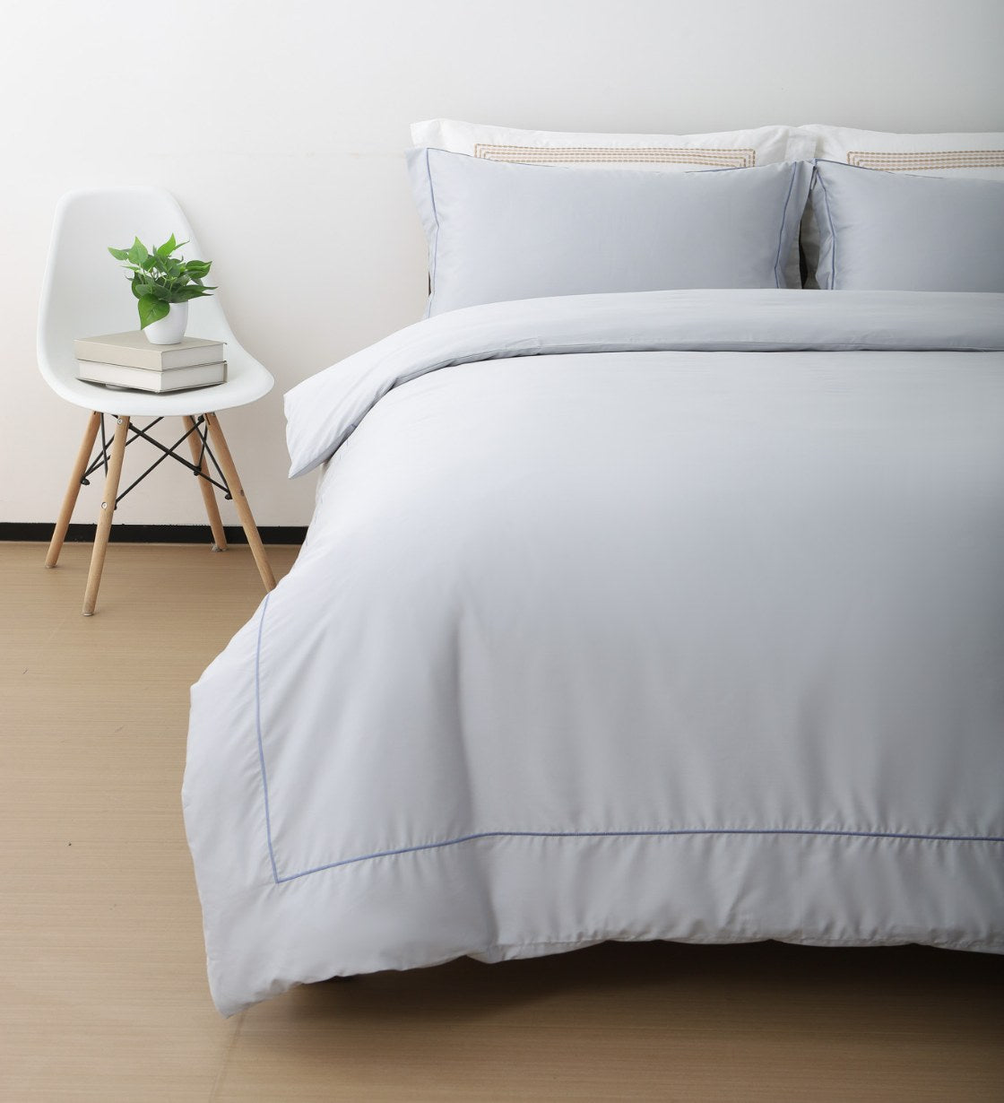 1300 Threads Uplift-Dry & Glow Series - Cloudy Water Blue (AU004)