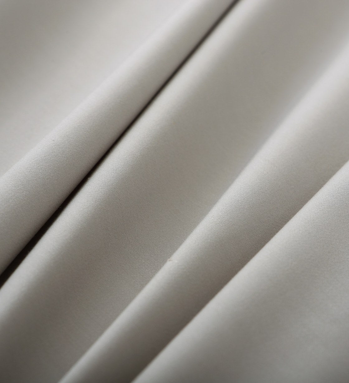 1300 Threads Uplift-Dry & Glow Series - Phantom Grey (AU005)