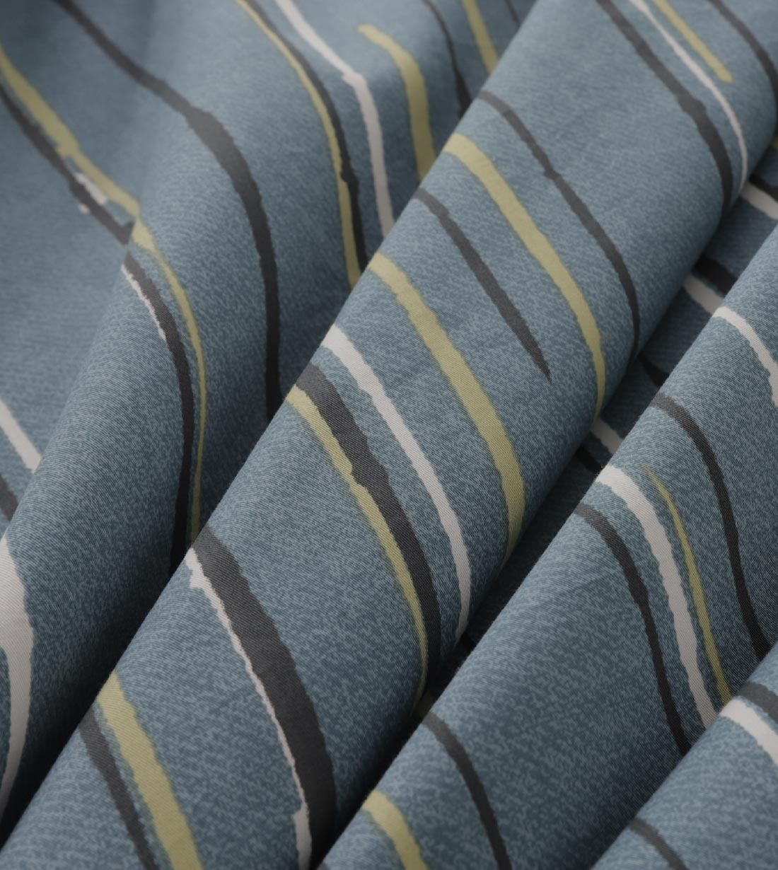 850 Threads Alluring Silky Series (AC003)