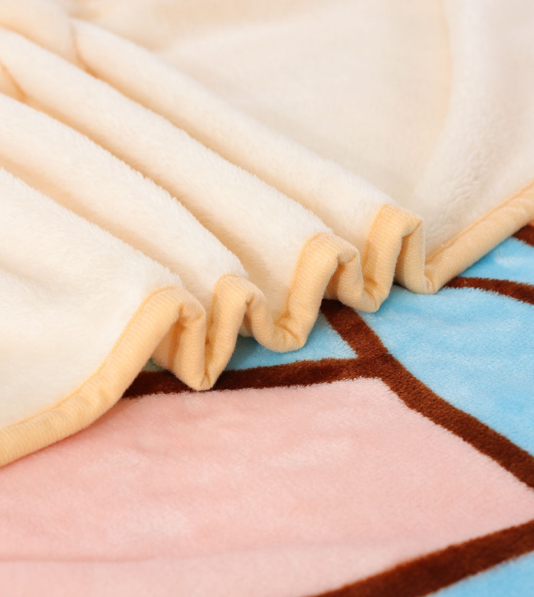 LuLu the Piggy Summer Blanket (LU604BTT55)