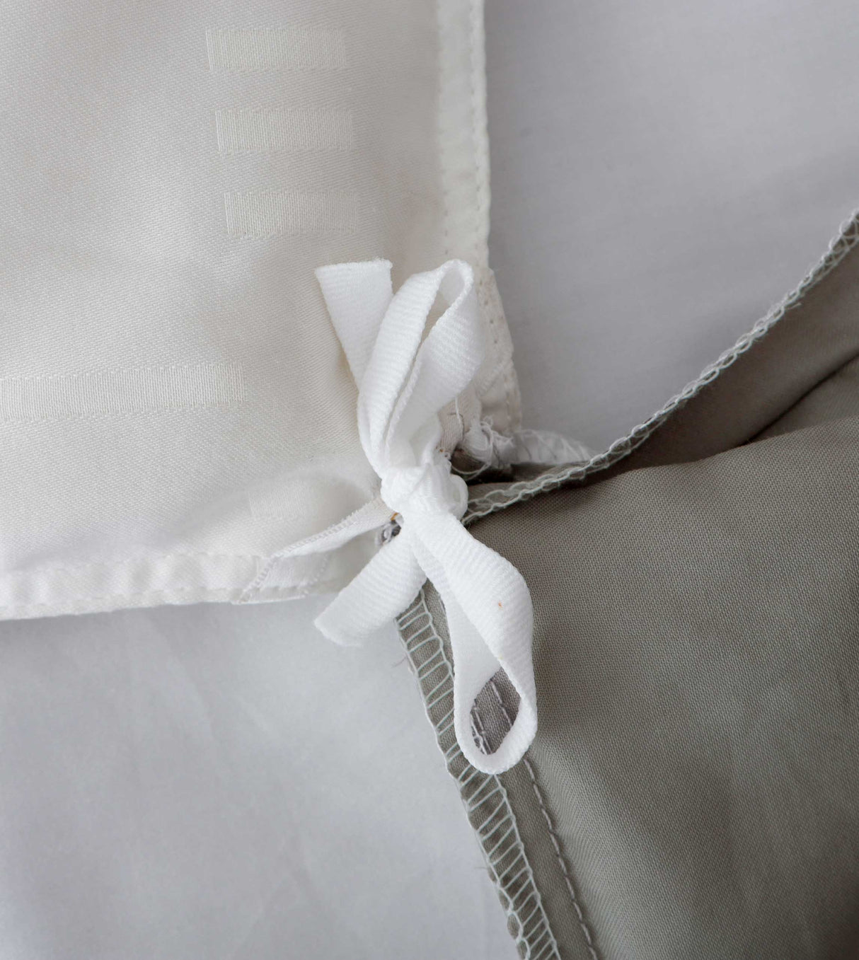 Sicili 1200 Threads Long-staple Cotton Solid Colour Series - Off-white with Metallic Silver (SP148)