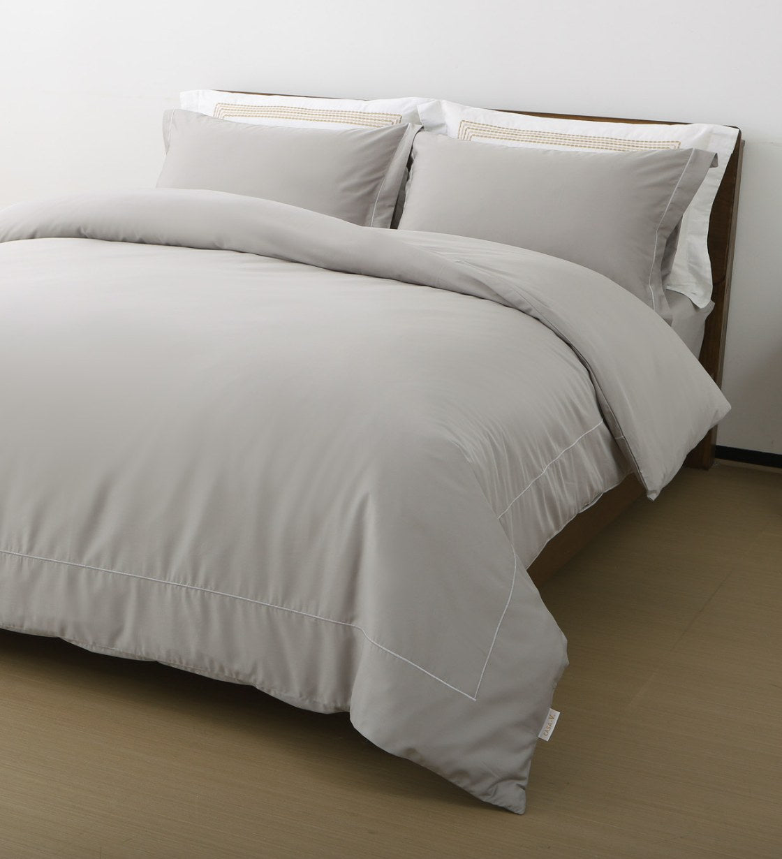 1300 Threads Uplift-Dry & Glow Series - Phantom Grey (AU005)