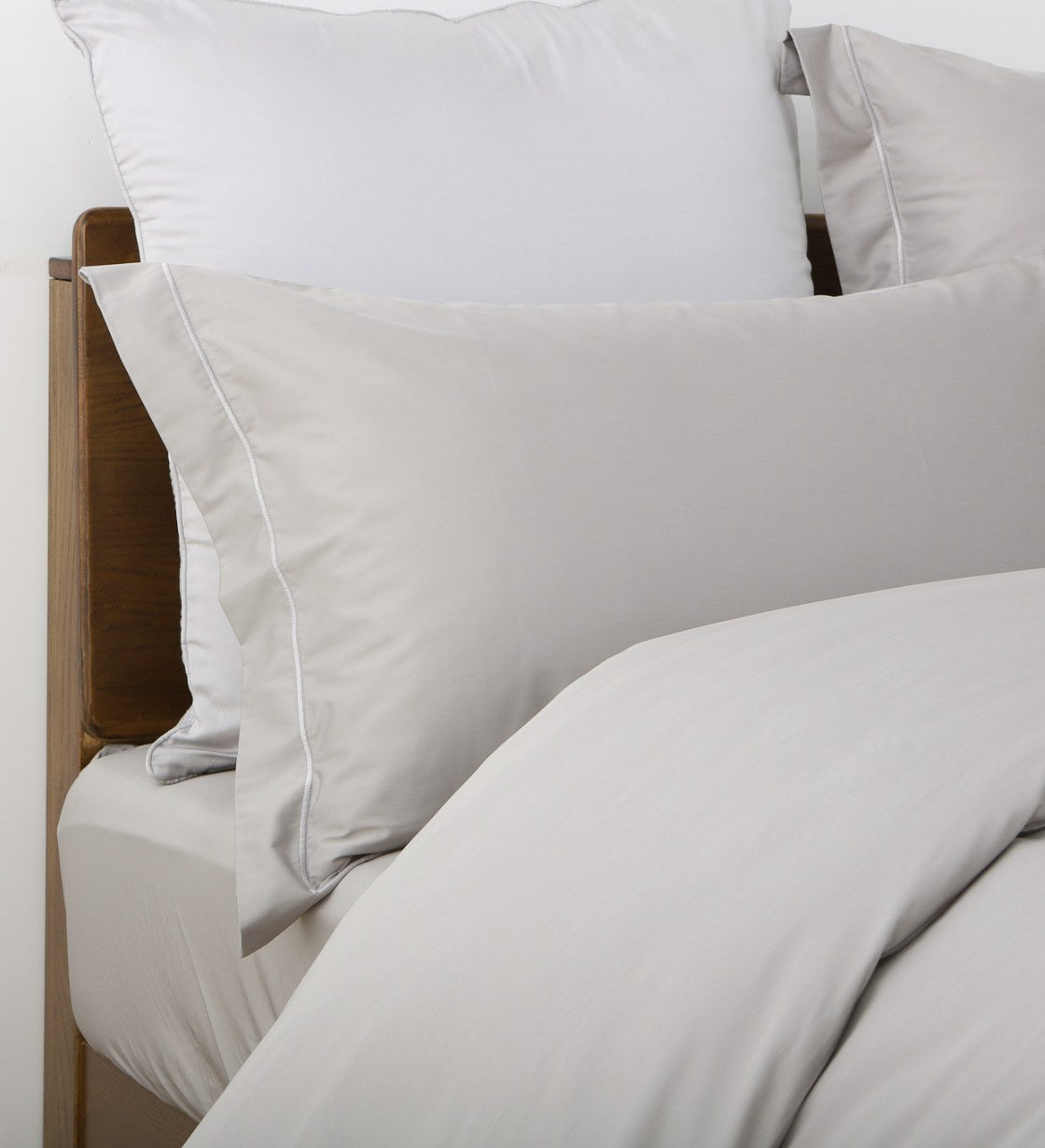 1300 Threads Uplift-Dry & Glow Series - Phantom Grey (AU005)